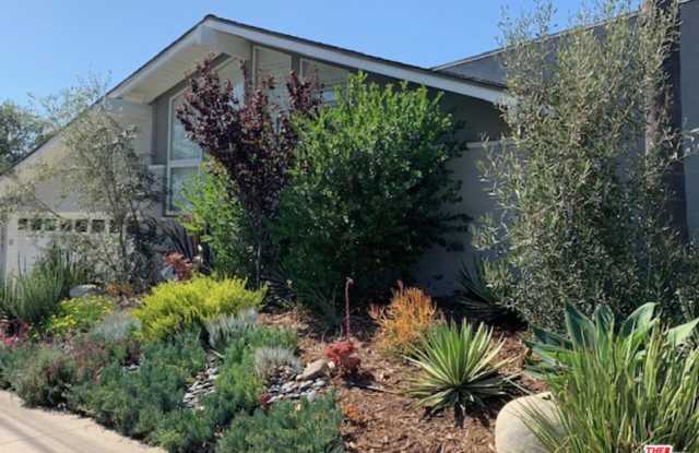 1067 LAS PULGAS Road Gallery 2