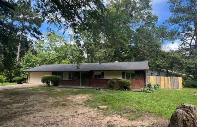 3 Bed/ 2 Bath!! - 304 Sun Drive, Jackson, MS 39211
