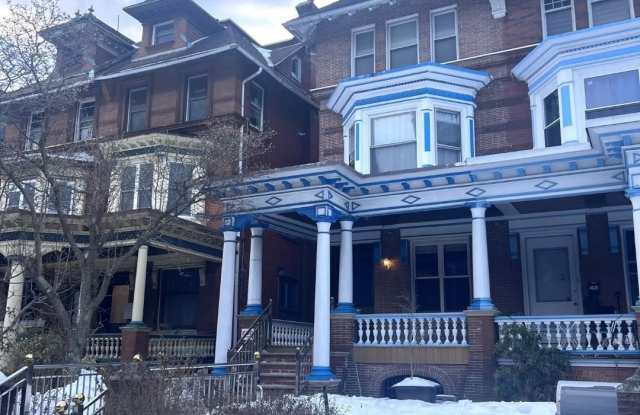 4618 SPRUCE Street unit: 1A photos photos