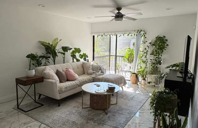 8851 N New River Canal Rd photos photos