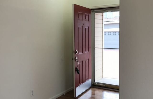 1298 West Braewood Avenue Gallery 3