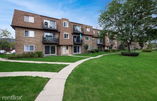 9455 Bay Colony Dr 1S - 9455 Bay Colony Drive, Cook County, IL 60016