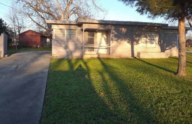 3000 Willow Park Street - 3000 Willow Park St, Richland Hills, TX 76118