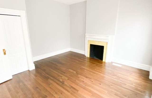 Newly Renovated 2 Bedroom/2 Bathroom! Gallery 4