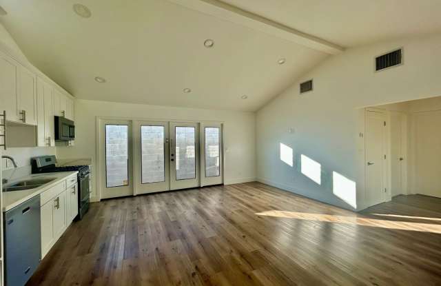 Recently Remodeled 1-Bedroom, 1-Bathroom Unit Gallery 4