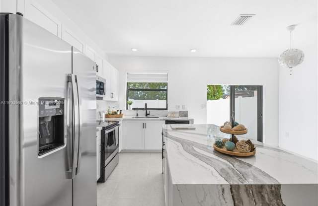 10537 W 32nd Ln photos photos