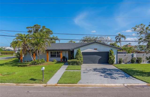 Treasure Island 3/2/2 Pool Home for Rent photos photos