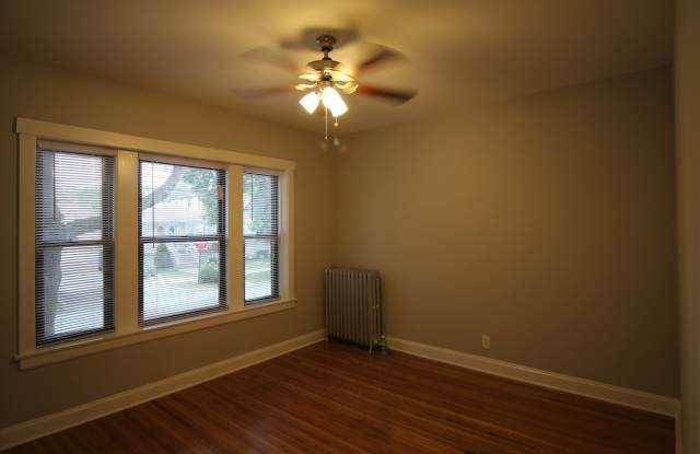 4413 N La Crosse Ave photos photos