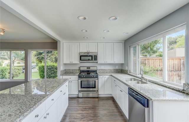 2650 Vista Del Oro Gallery 2