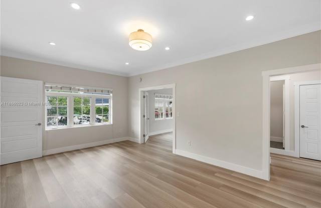 2431 Biscayne Blvd photos photos