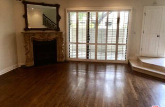 2157 Century Hill Gallery 1