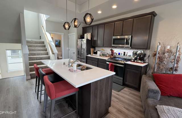 953 W 12th Avenue photos photos