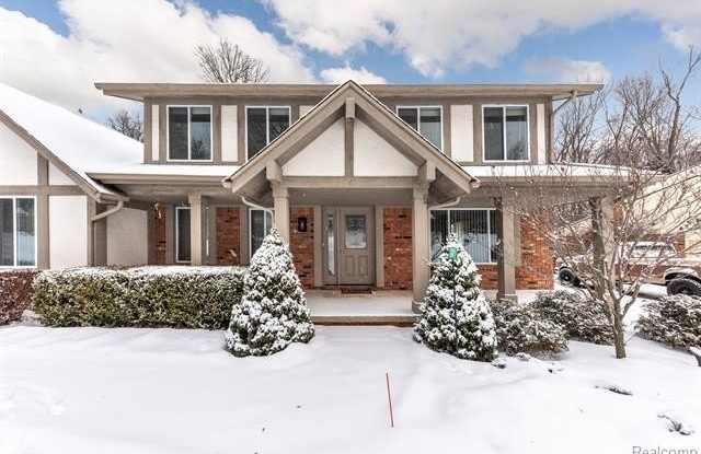 6061 GLEN EAGLES Drive - 6061 Glen Eagles Drive, Oakland County, MI 48323
