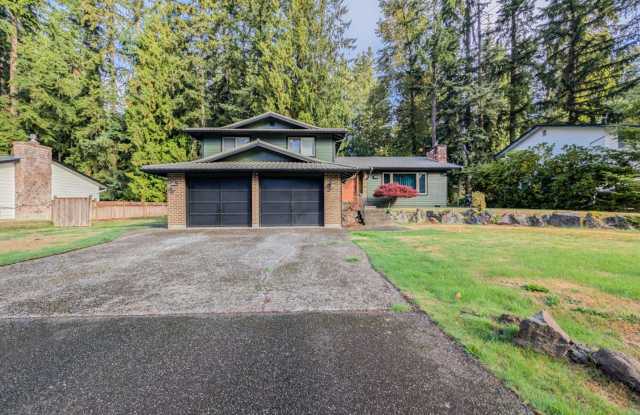 **Move-In Special** Spacious 3-Bedroom Home with Large Yard, 2-Car Garage & Shed! Gallery 1