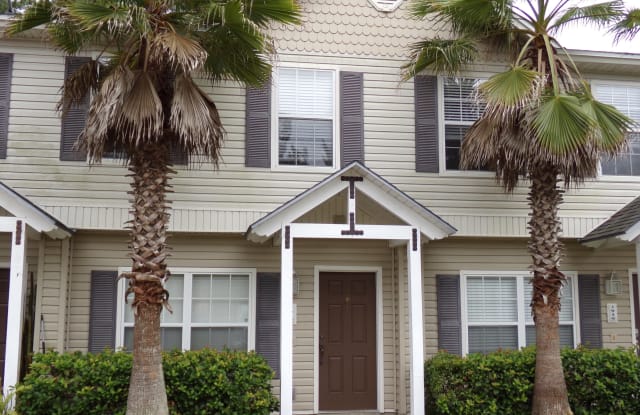 1917 LAGO DEL SUR DR - 1917 Lago Del Sur Drive, Clay County, FL 32068