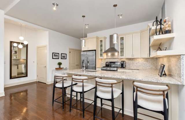 4234 S Ellis Avenue Gallery 3