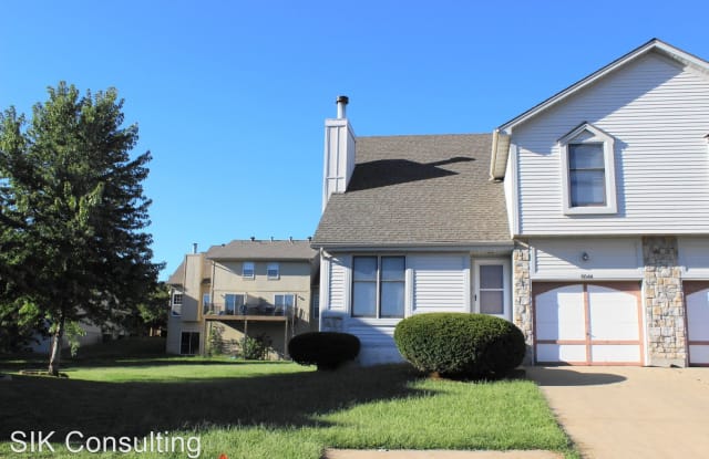 6644 W 152nd St - 6644 152nd Street, Overland Park, KS 66223