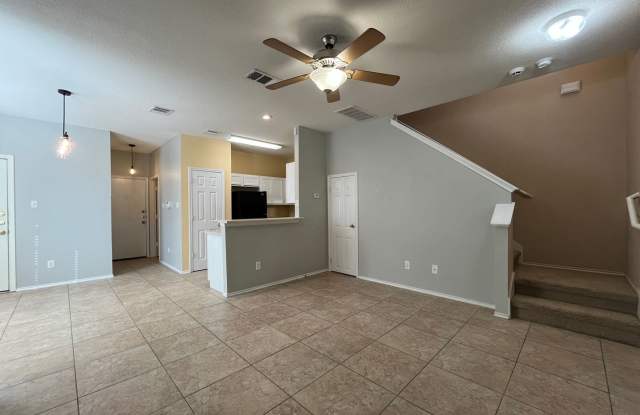 Great 3/2.5 Townhouse in Great Location photos photos