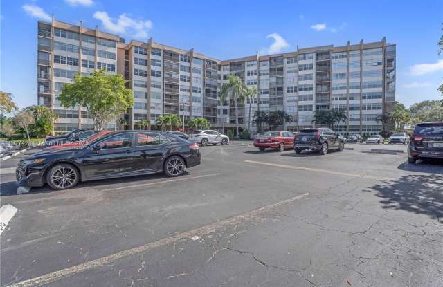 1200 Saint Charles Pl photos photos