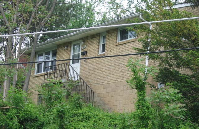 1933 Capital Ave - 1933 Capital Avenue, Pittsburgh, PA 15226