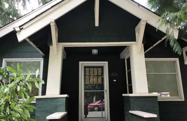 625 32nd Avenue East - 625 32nd Avenue, Seattle, WA 98122