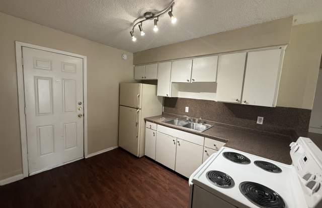 1243 North LBJ Drive - B photos photos