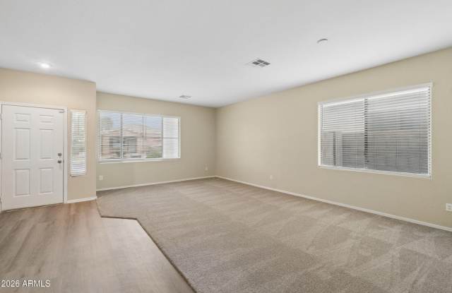 9806 W HORSE THIEF Pass Gallery 4
