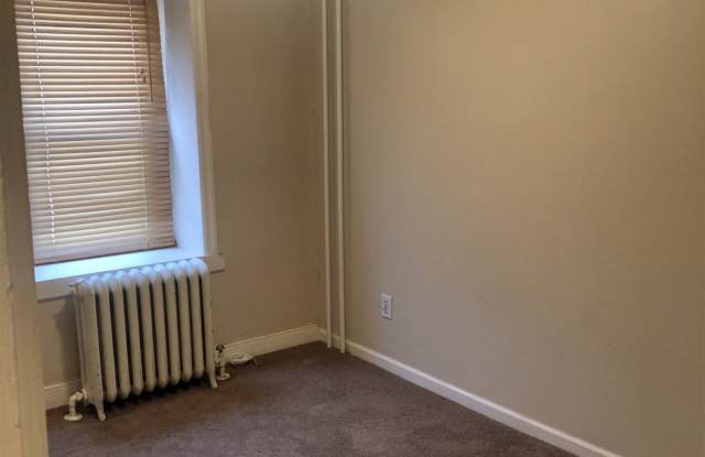 156 Roxborough Avenue Gallery 3