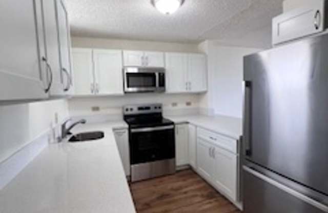 2-Bedroom, 2-Bath Condo for Rent at Surfview - 1018 Lunalilo Street, Honolulu, HI 96822