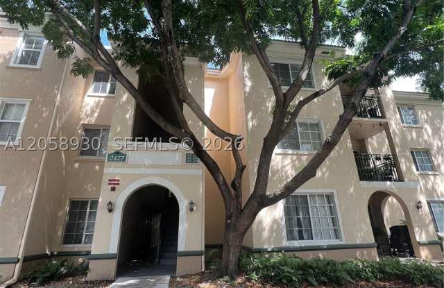 2427 Centergate Dr Gallery 1