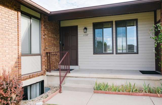 1157 CREEKVIEW Dr Gallery 2