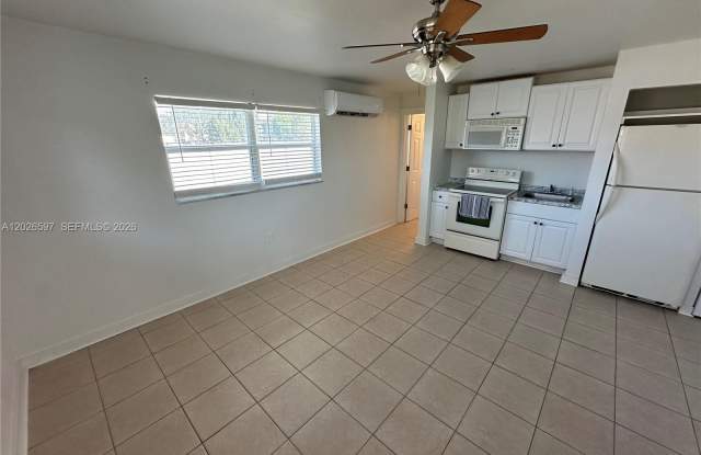 318 Tarpon Dr photos photos