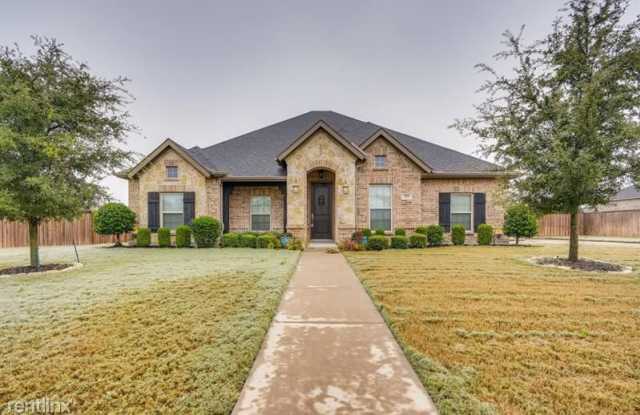 529 Savannah Dr - 529 Savannah Drive, Ovilla, TX 75154