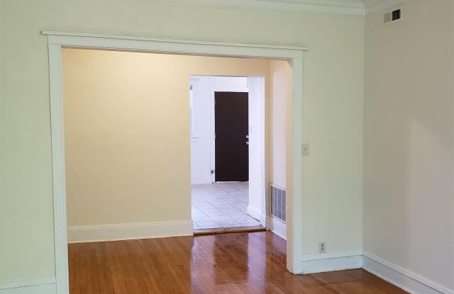 905 W. 76th Street # 2 Gallery 2