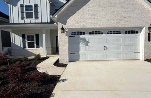 Maryville 37803 - 4 bedroom 3.5 bath - call Ed Johnson 865-924-5045 photos photos