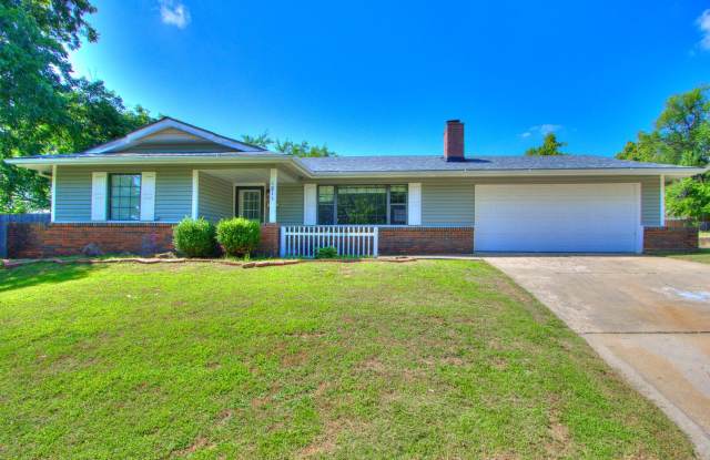 3 Bedroom 1 Bath Home w/ 2 car garage in Shawnee photos photos