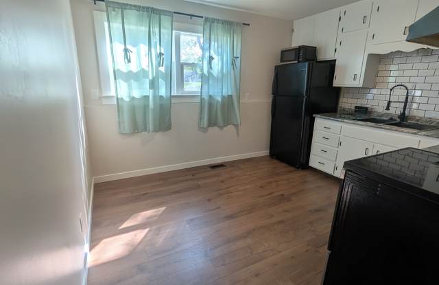 1192 SW Hillsdale Street - 4 Gallery 3