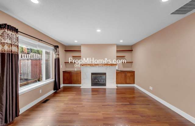 January Move-in Special — Beautiful 3-Bedroom Home with Smart Upgrades - 4611 Northwest Sidewinder Place, Oak Hills, OR 97006