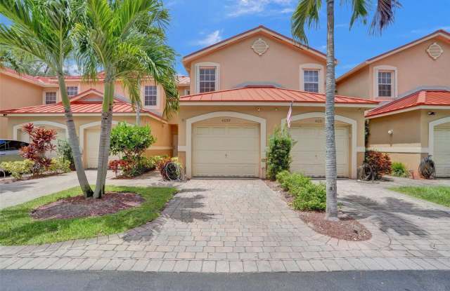 4059 CRYSTAL LAKE Drive Gallery 1