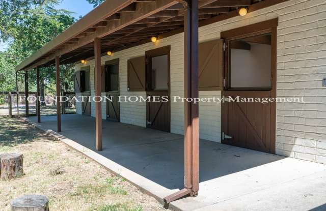 Charming 2BD/2BA Converted Stable in Serene Setting - FOUNDATION photos photos