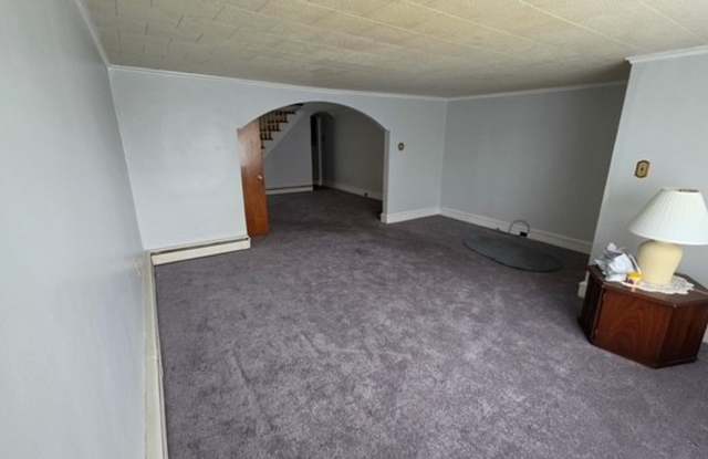 3 bedroom 1.5 bathroom Gallery 4