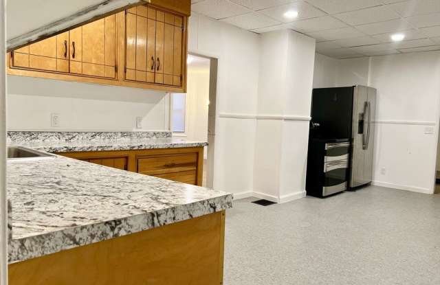 47 Lansing Pl - 47 Lansing Place, Springfield, MA 01108