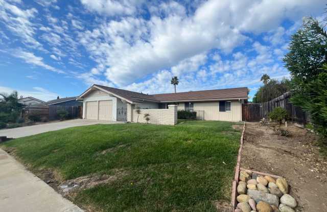 Light and Bright, Single-Story Home on a Spacious Lot in the Heart of La Costa: Steps to School & Close to Town Center Gallery 3