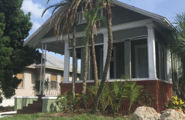 Charming 1908 Craftsman Bungalow with Modern Amenities - 2106 West Cypress Street, Tampa, FL 33606