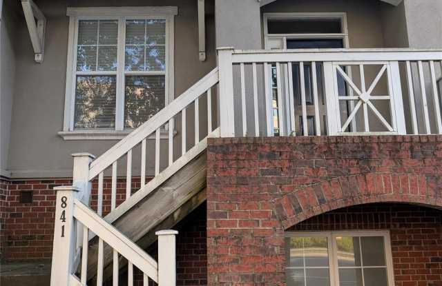 841 W Fourth Street photos photos