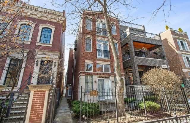 3928 N GREENVIEW Avenue unit: 2 photos photos