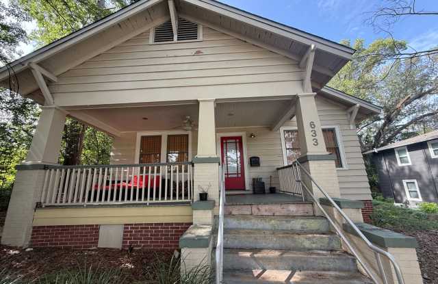 DOWNTOWN house with W/D avail NOW! photos photos