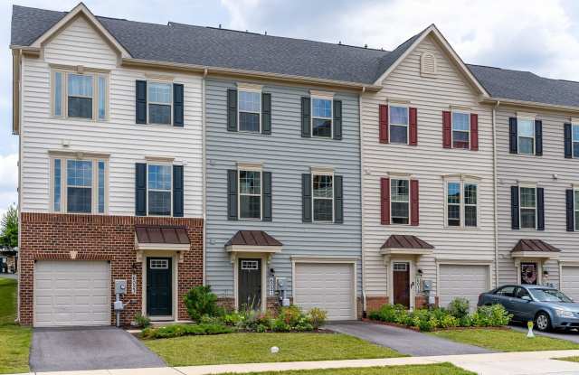 Townhouse with 1-Car Garage, Rooftop Deck & Stunning Views of Oakdale High Gallery 4