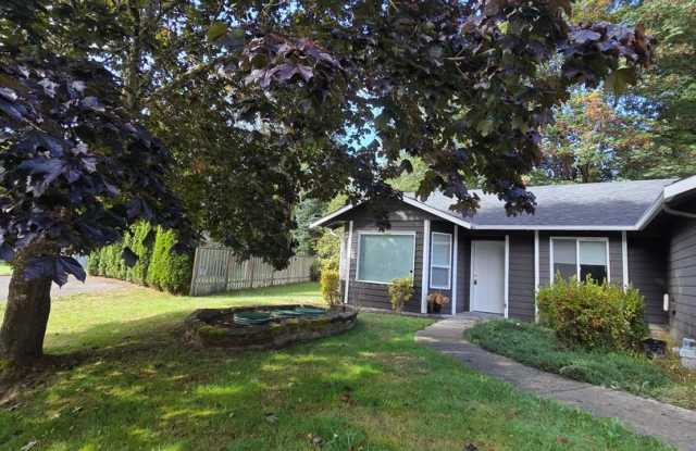 Three-Bedroom Duplex in Port Orchard! New Carpet & Paint! Available Now! Gallery 3