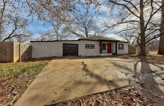 1103 N Louisa Avenue photos photos